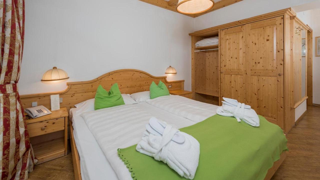 Hotel B&B Andreas Canazei Buitenkant foto
