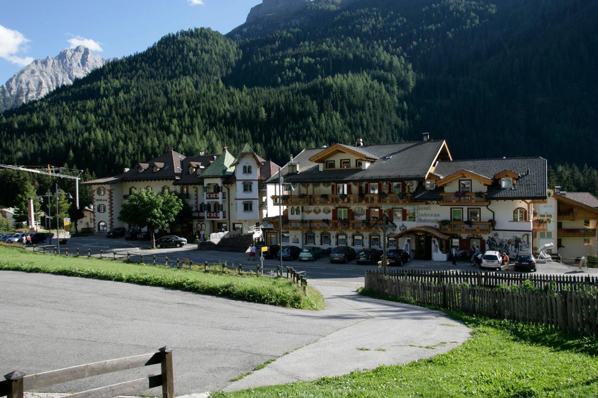 Hotel B&B Andreas Canazei Buitenkant foto
