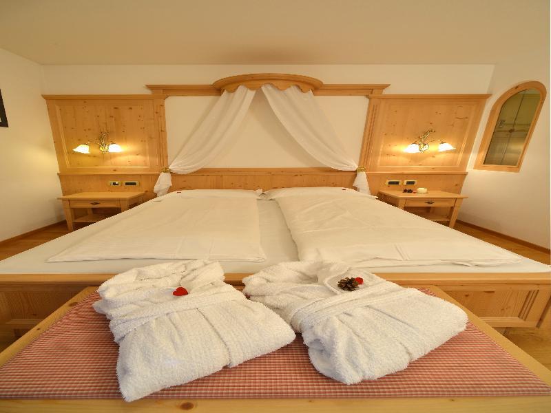 Hotel B&B Andreas Canazei Buitenkant foto