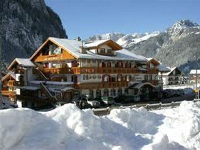 Hotel B&B Andreas Canazei Buitenkant foto
