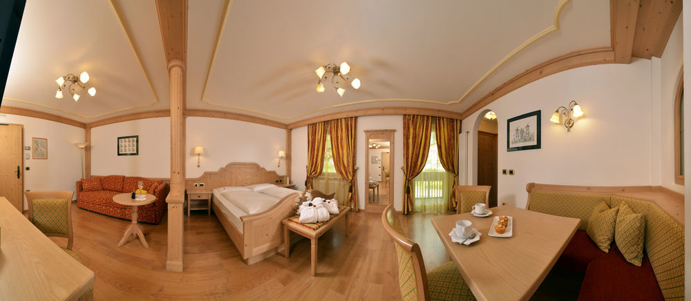Hotel B&B Andreas Canazei Buitenkant foto