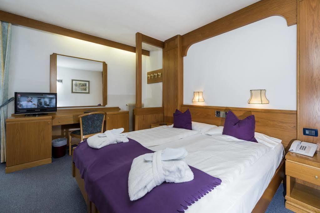 Hotel B&B Andreas Canazei Buitenkant foto