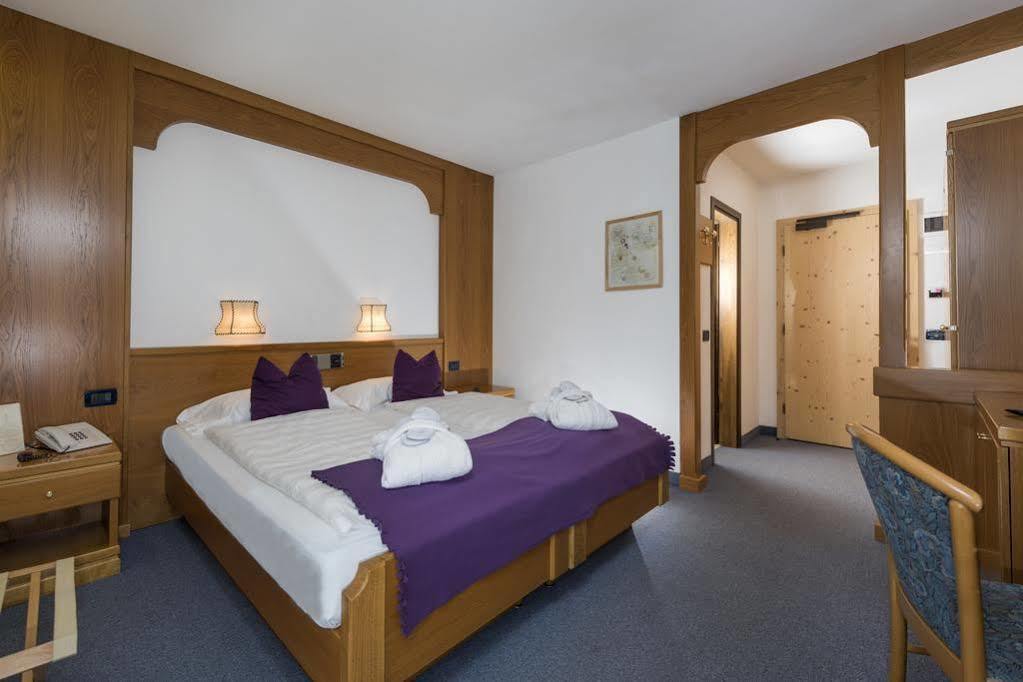 Hotel B&B Andreas Canazei Buitenkant foto